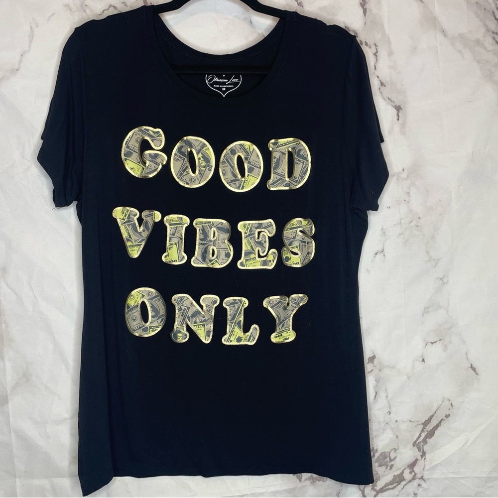 Graphic tee